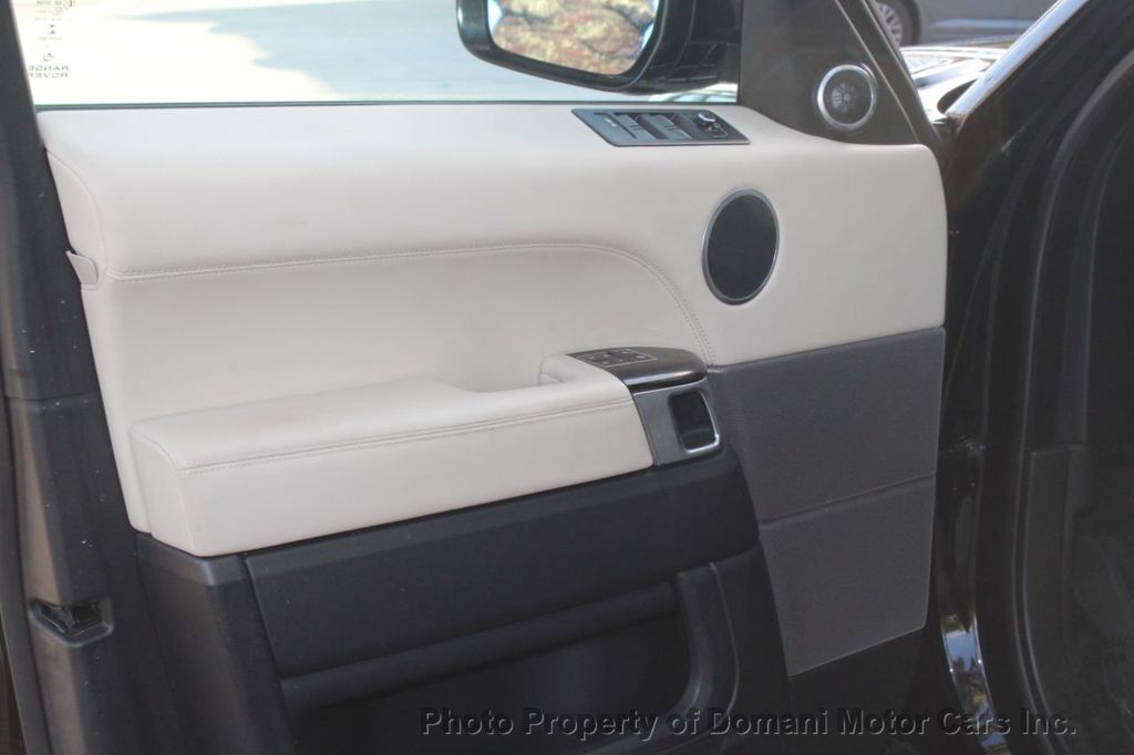 2014 Land Rover Range Rover Sport HSE photo 31