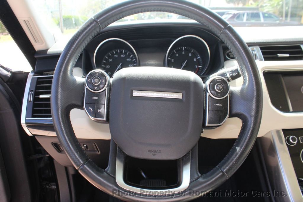 2014 Land Rover Range Rover Sport HSE photo 3