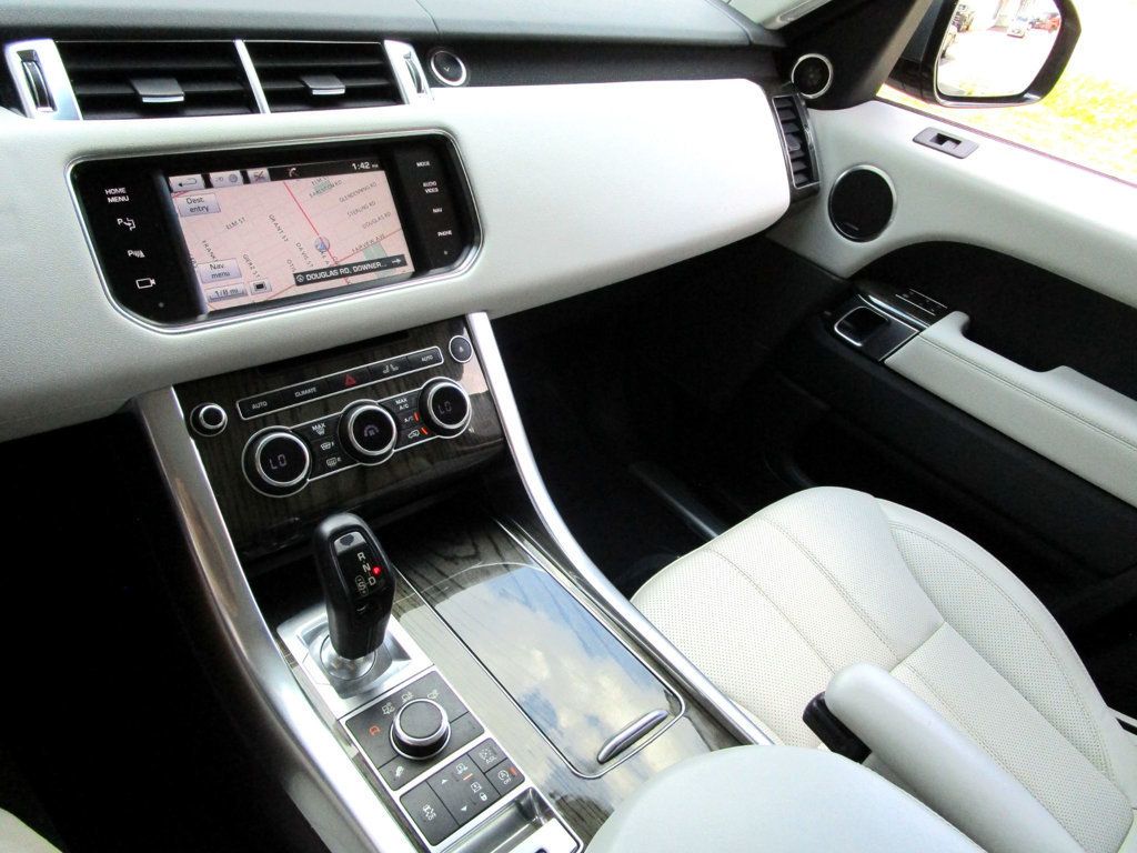 2014 Land Rover Range Rover Sport HSE photo 22