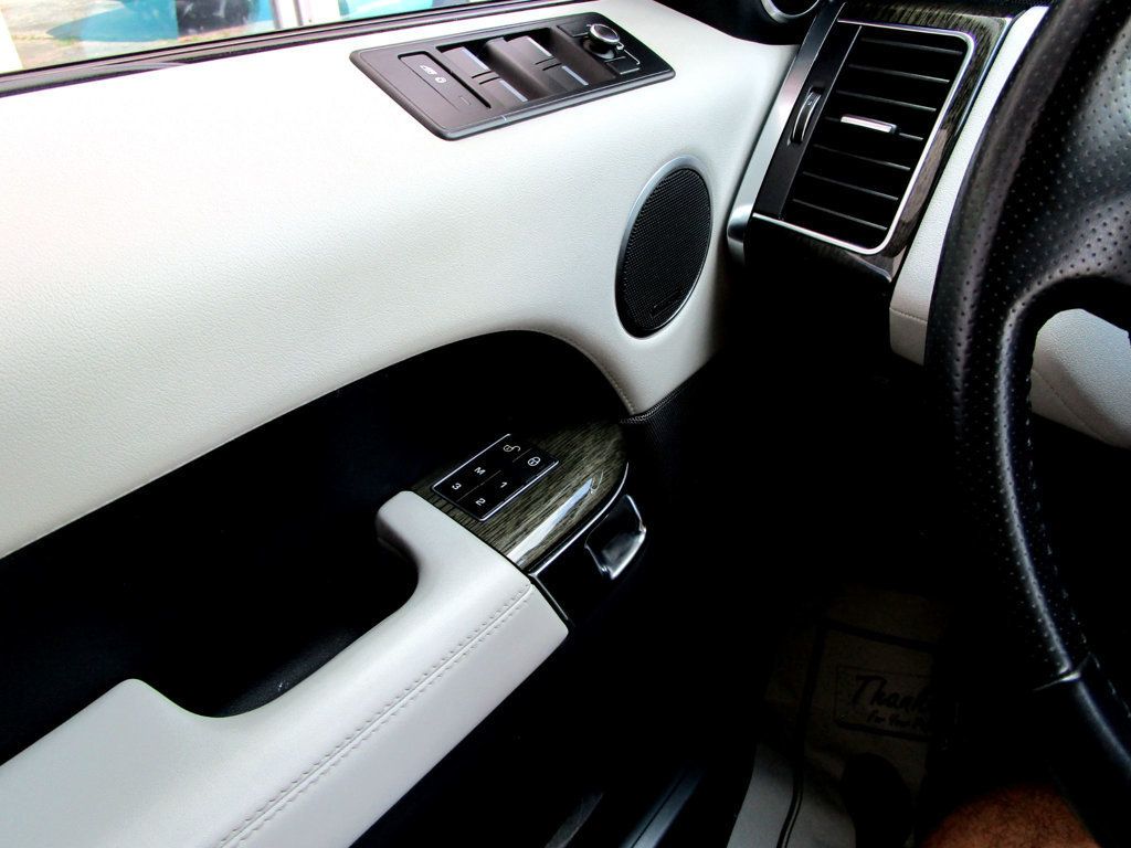 2014 Land Rover Range Rover Sport HSE photo 26