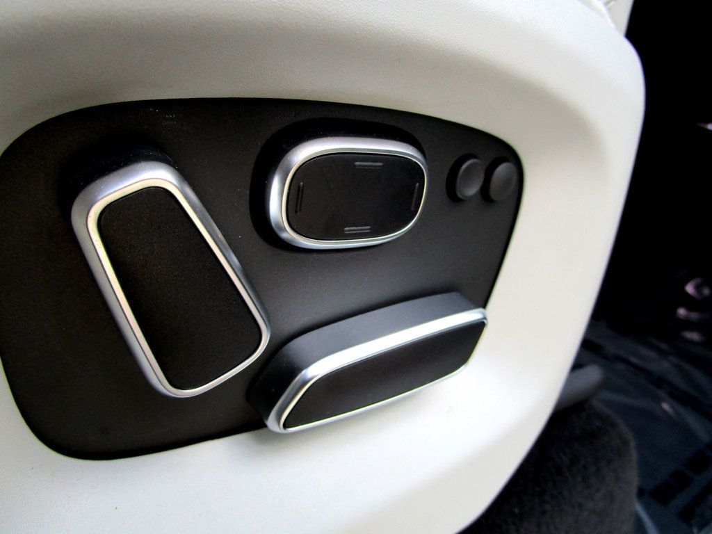 2014 Land Rover Range Rover Sport HSE photo 27