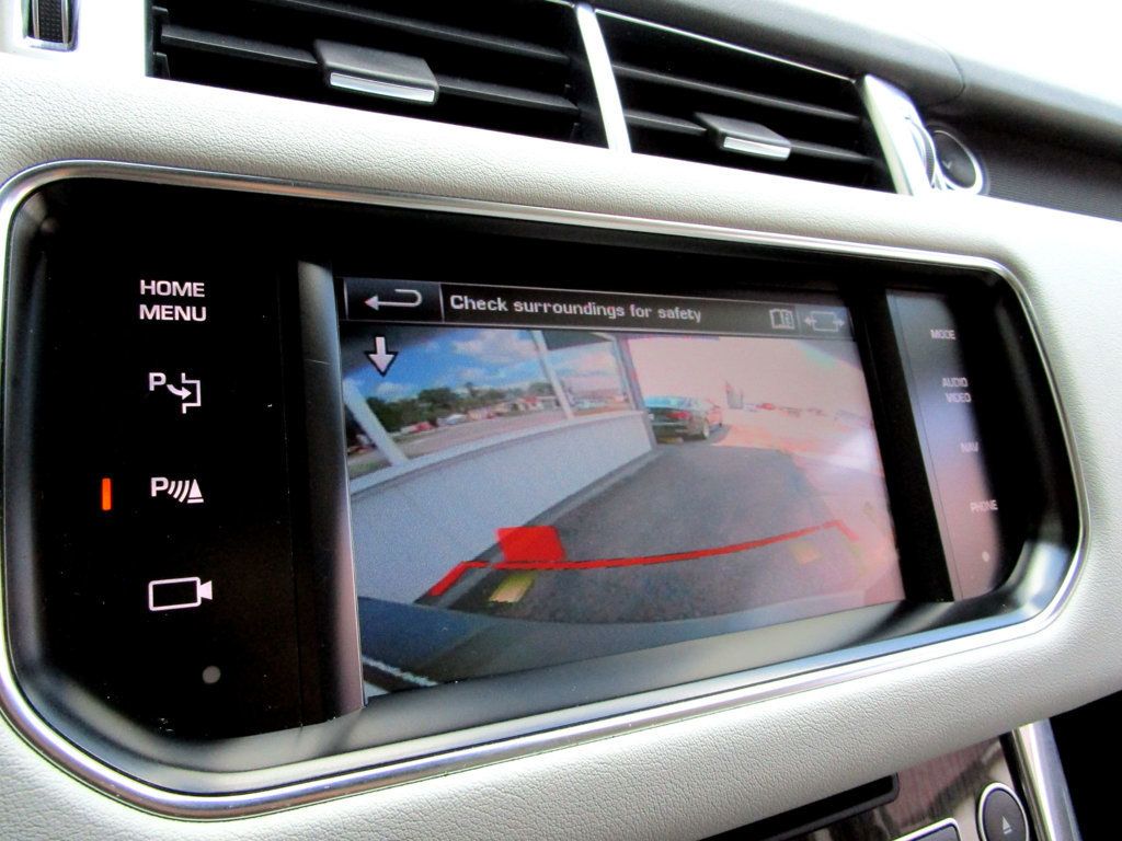 2014 Land Rover Range Rover Sport HSE photo 3