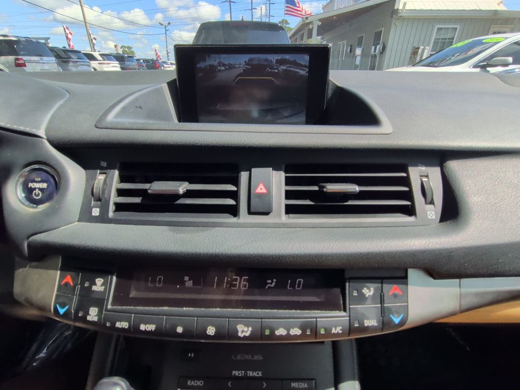 Lexus CT 200h 5dr Sedan Hybrid photo 18