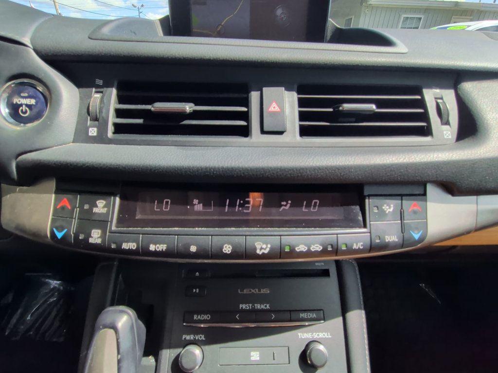 Lexus CT 200h 5dr Sedan Hybrid photo 20