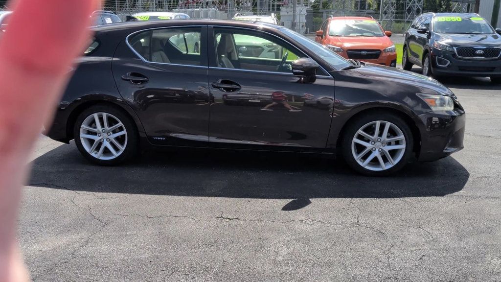 Lexus CT 200h 5dr Sedan Hybrid photo 9