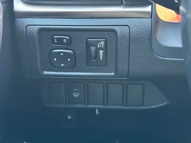 2014 Lexus CT 200h 5dr Sedan Hybrid - 22945879 - 35