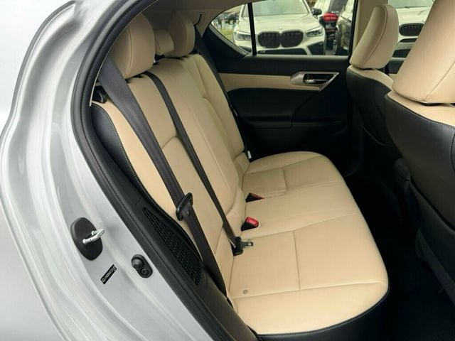 2014 Lexus CT 200h 5dr Sedan Hybrid - 23034225 - 18