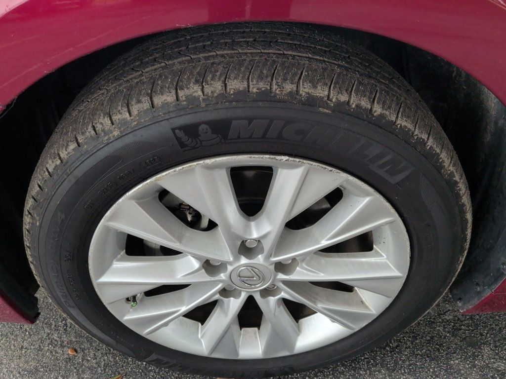 Lexus ES photo 10