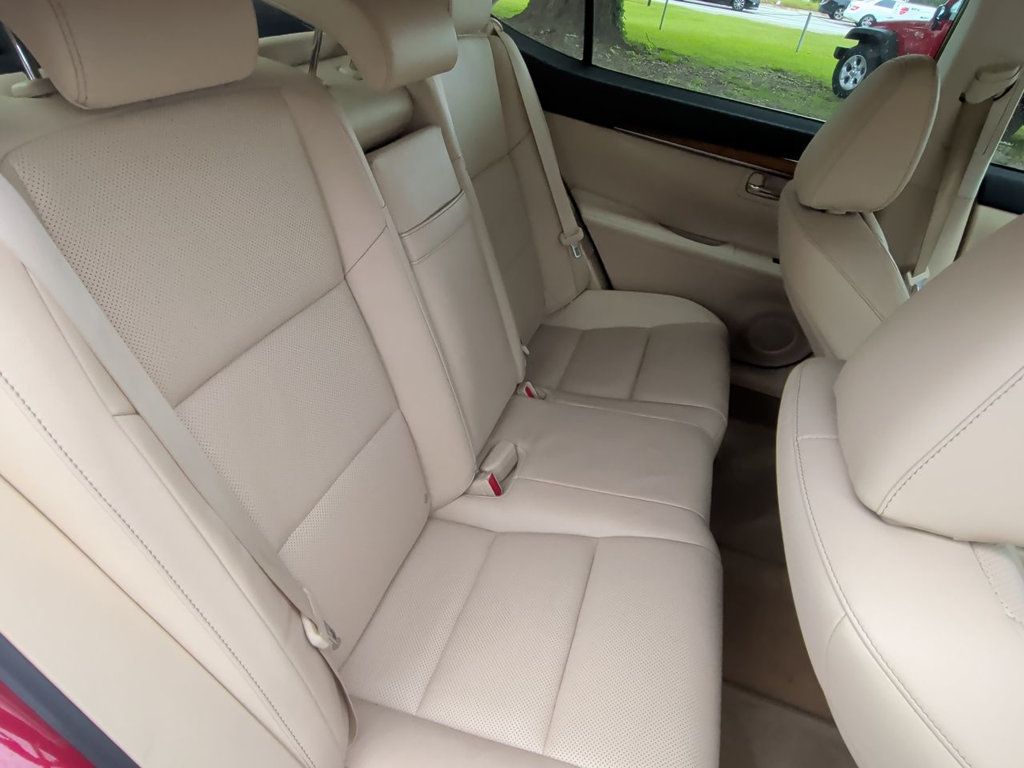Lexus ES photo 23