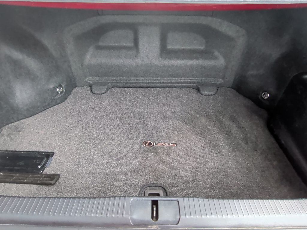 Lexus ES photo 24