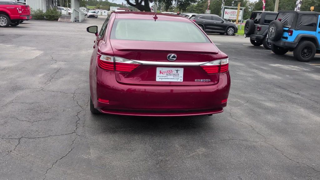 Lexus ES photo 7