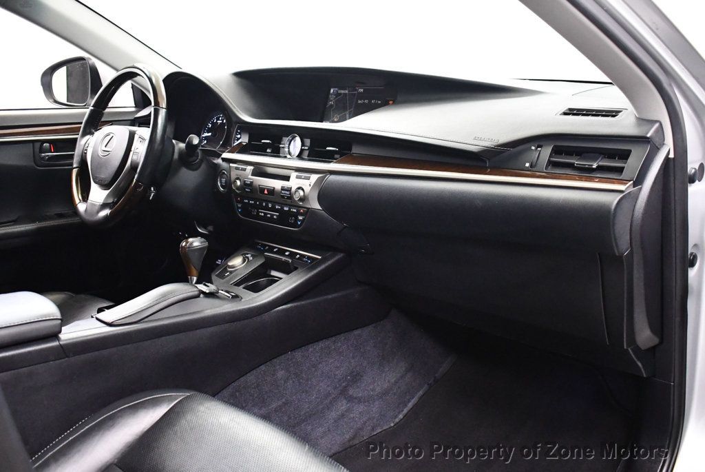 2014 Lexus ES 350 photo 10