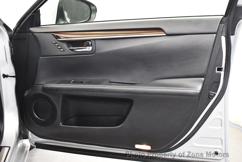 2014 Lexus ES 350 photo 12