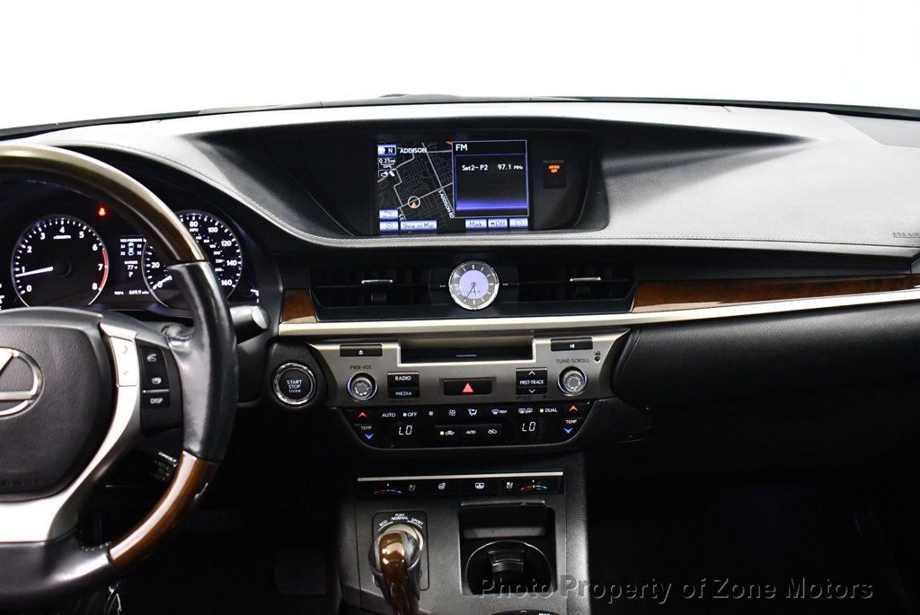 2014 Lexus ES 350 photo 21