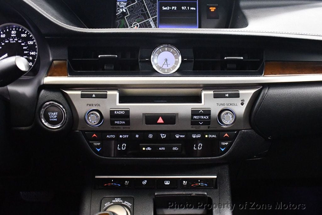 2014 Lexus ES 350 photo 23