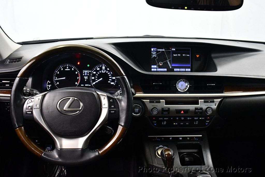 2014 Lexus ES 350 photo 24