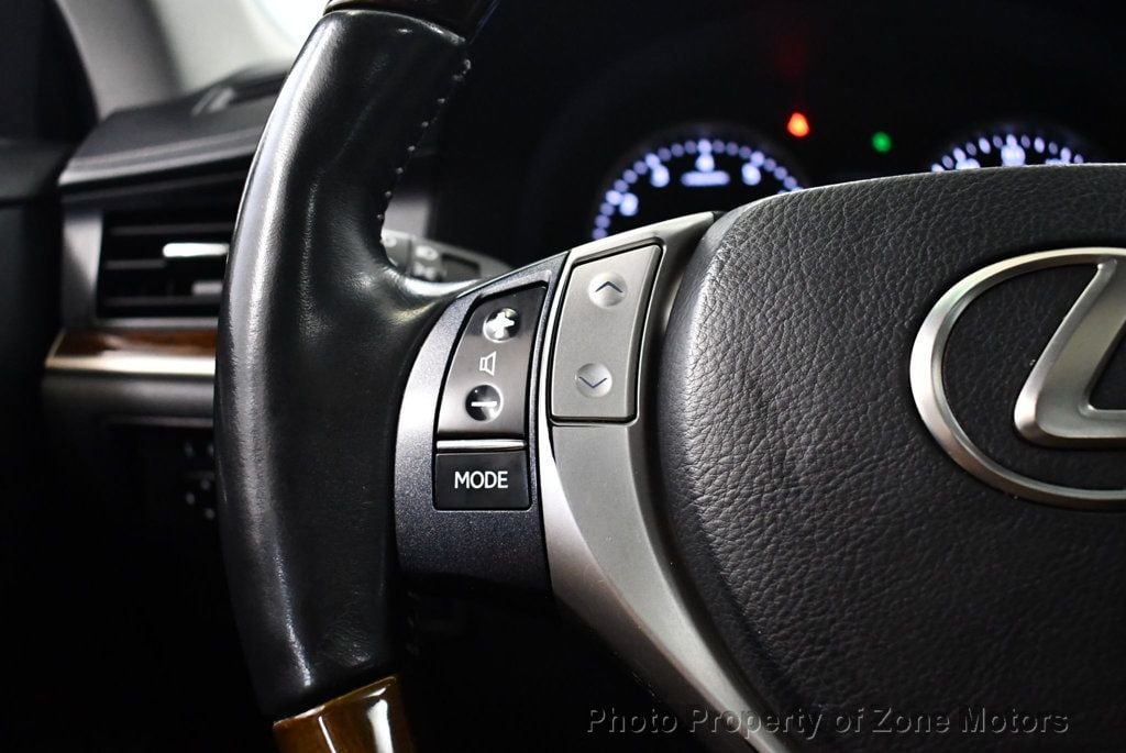 2014 Lexus ES 350 photo 31