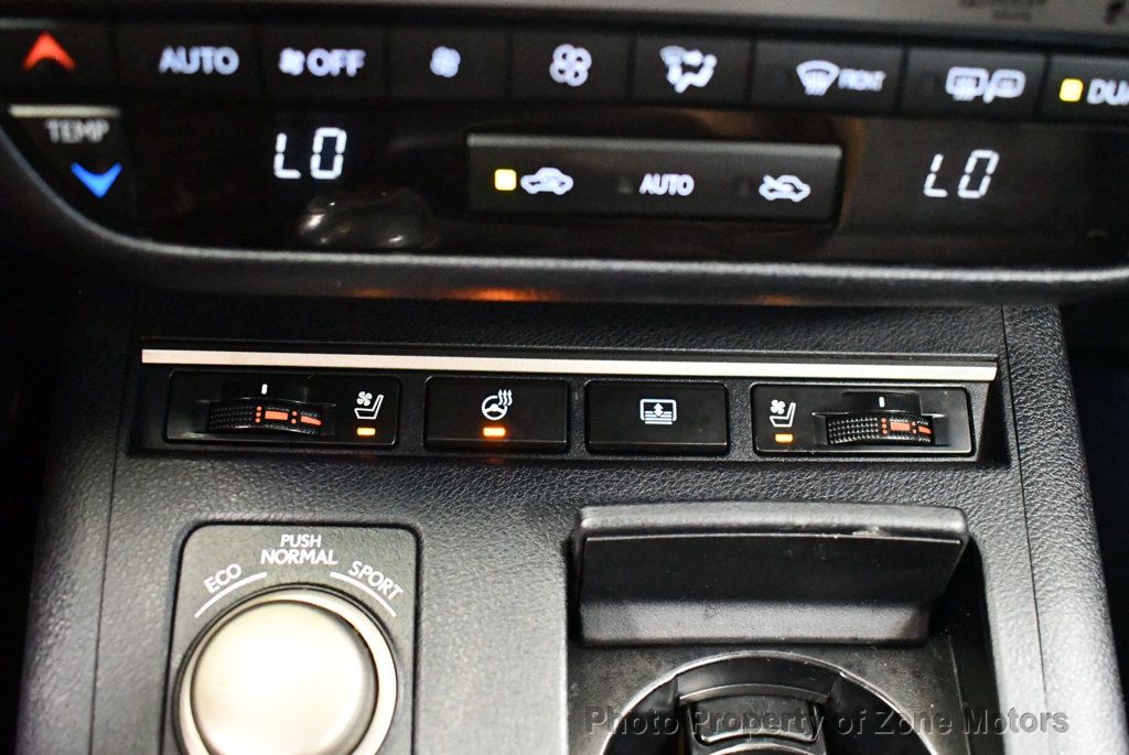 2014 Lexus ES 350 photo 37