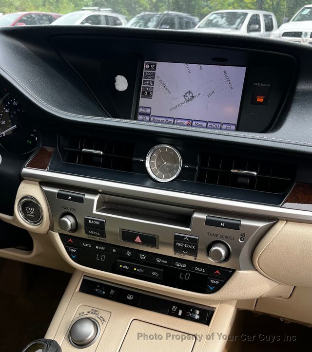 2014 Lexus ES 350 4dr Sedan - 23079966 - 17
