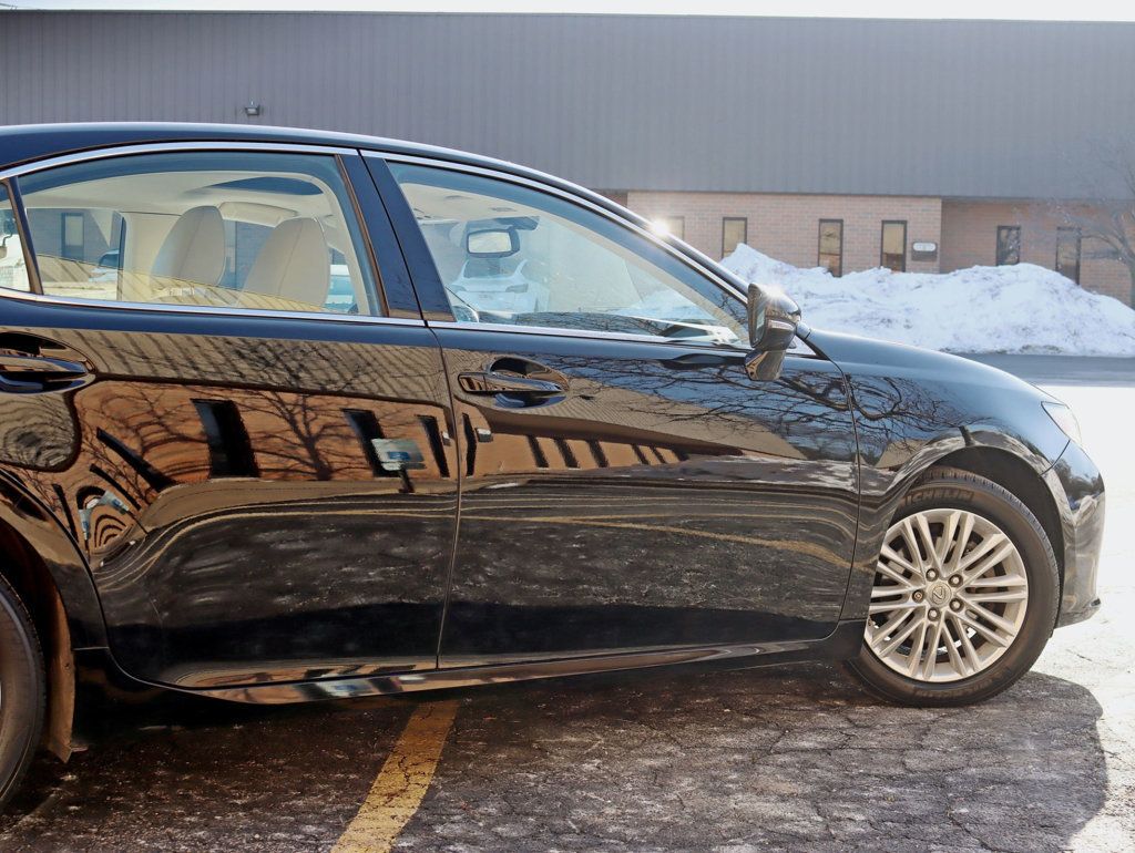 2014 Lexus ES 350 4dr Sedan Luxury / Navigation Pkg - 22960180 - 3