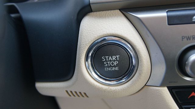 2014 Lexus ES 350 JUST SERVICED, VERY CLEAN INSIDE AND OUT  - 22956150 - 22