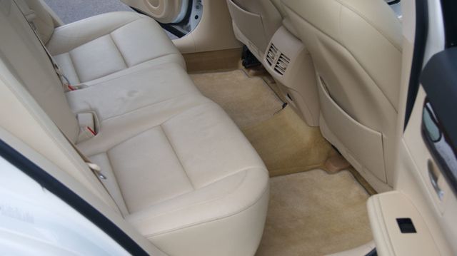 2014 Lexus ES 350 JUST SERVICED, VERY CLEAN INSIDE AND OUT  - 22956150 - 36