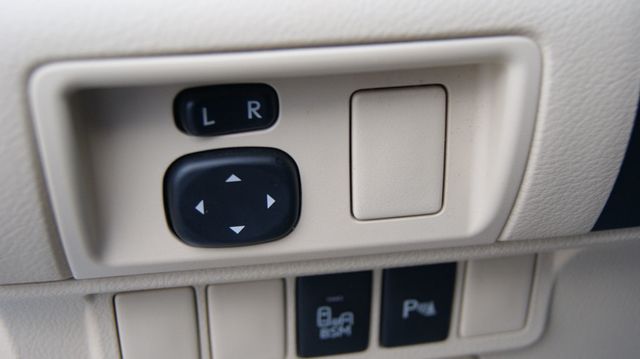 2014 Lexus ES 350 JUST SERVICED, VERY CLEAN INSIDE AND OUT  - 22956150 - 49