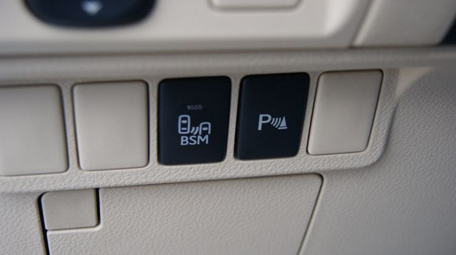 2014 Lexus ES 350 JUST SERVICED, VERY CLEAN INSIDE AND OUT  - 22956150 - 50