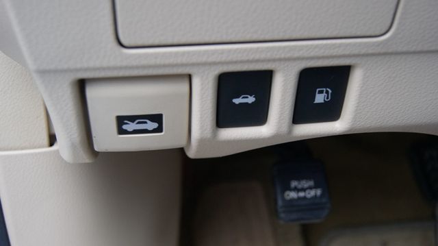 2014 Lexus ES 350 JUST SERVICED, VERY CLEAN INSIDE AND OUT  - 22956150 - 51