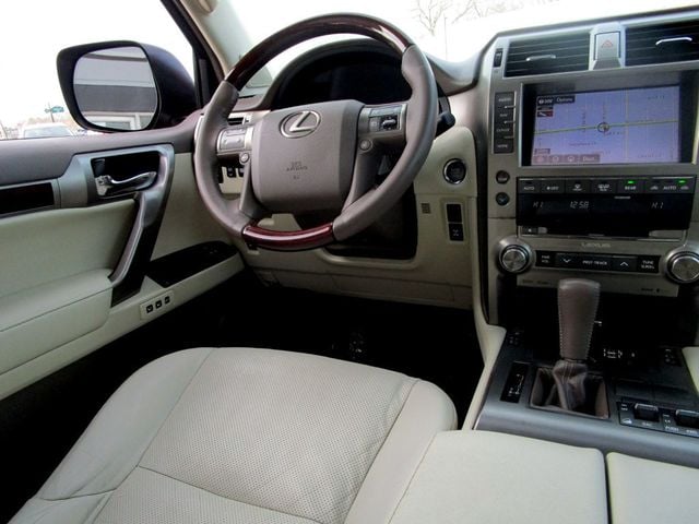 2014 Lexus GX Base photo 21