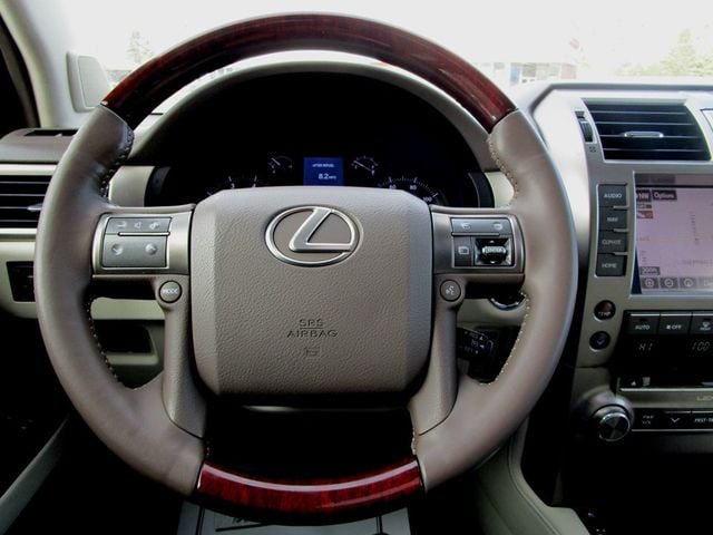 2014 Lexus GX Base photo 23