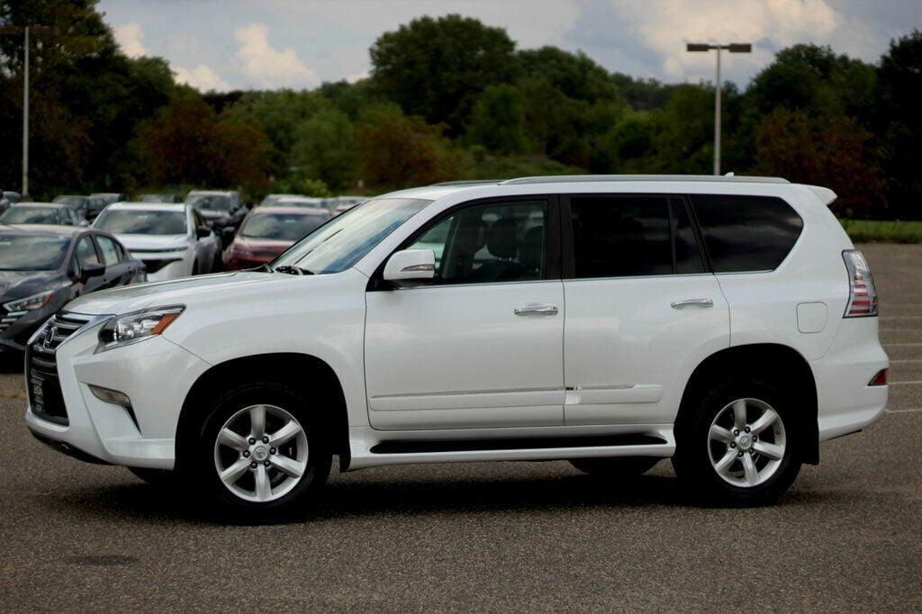 2014 Lexus GX 460 Base photo 16