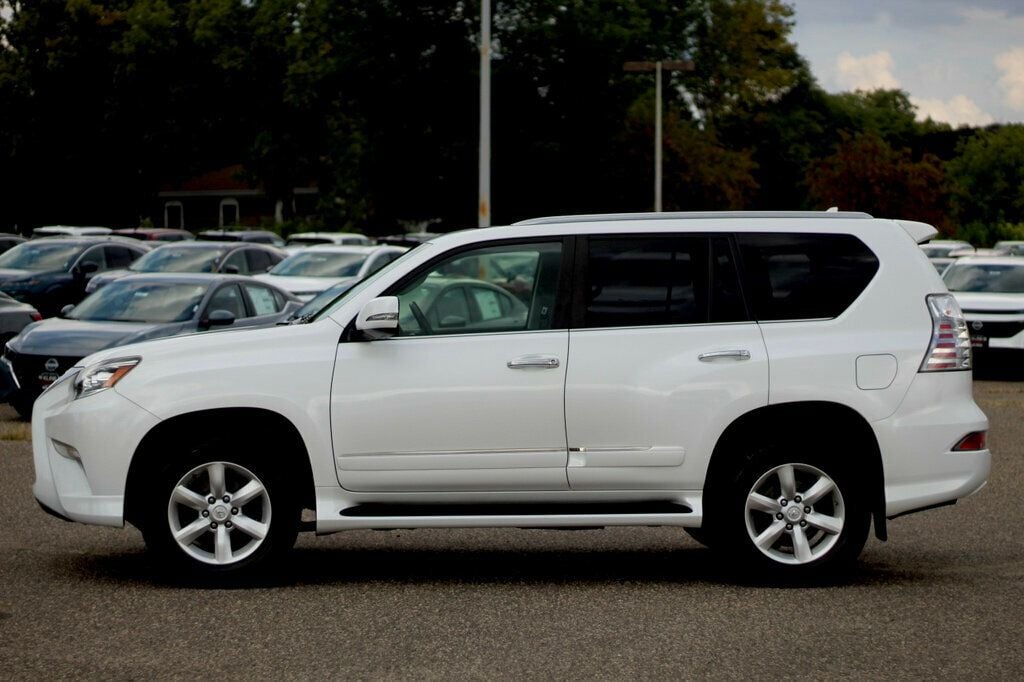 2014 Lexus GX 460 Base photo 17