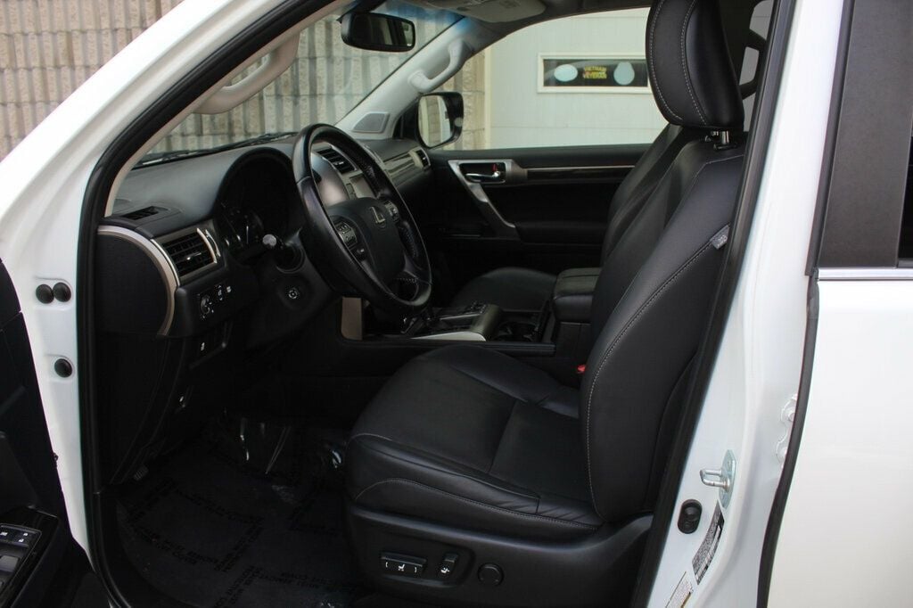 2014 Lexus GX 460 Base photo 23