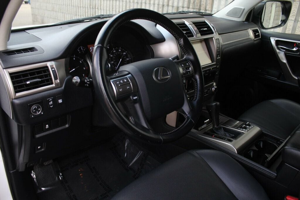 2014 Lexus GX 460 Base photo 24