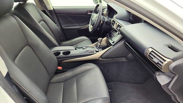 2014 Lexus IS 250 4dr Sport Sedan Automatic AWD - 22961392 - 25