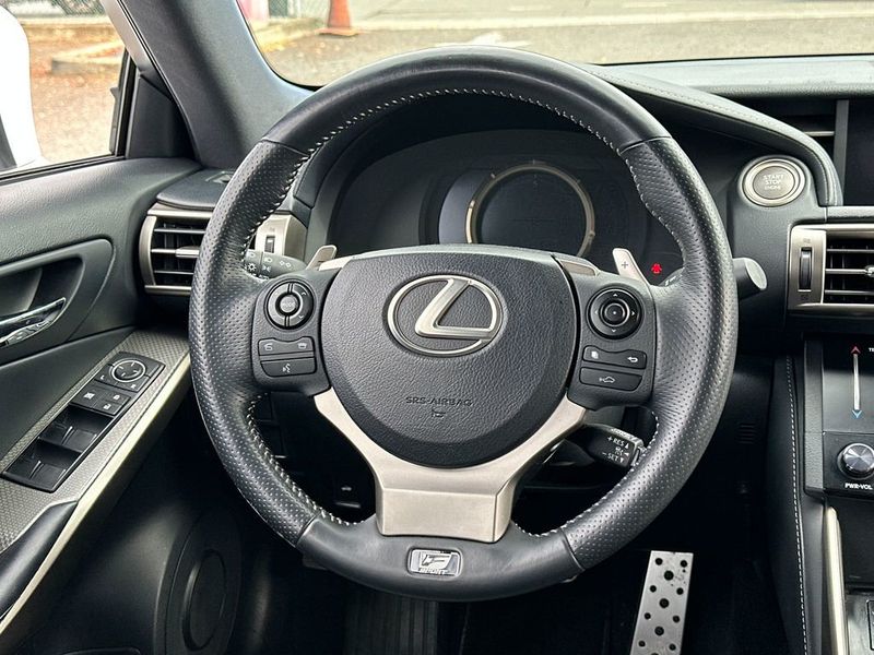 2014 Lexus IS 250 4dr Sport Sedan Automatic RWD - 22950230 - 16
