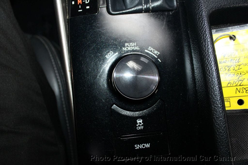 2014 Lexus IS 250 photo 21