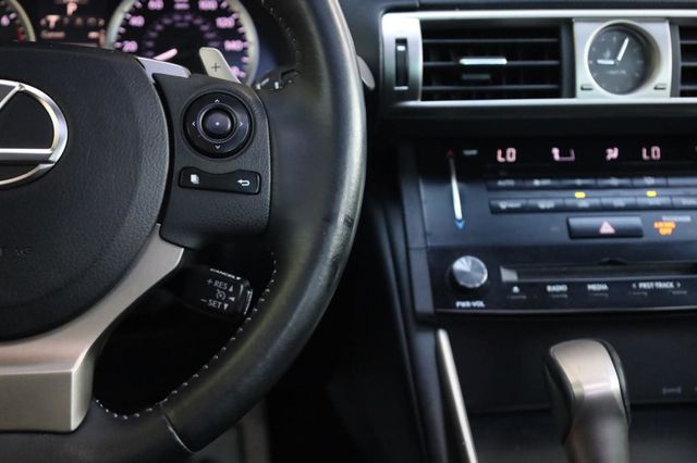 2014 Lexus IS 250 4dr Sport Sedan Automatic RWD - 23029761 - 32