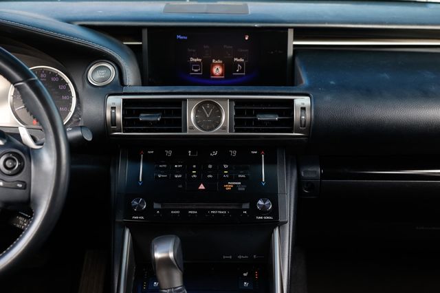 2014 Lexus IS 250 4dr Sport Sedan Automatic RWD - 22973260 - 40