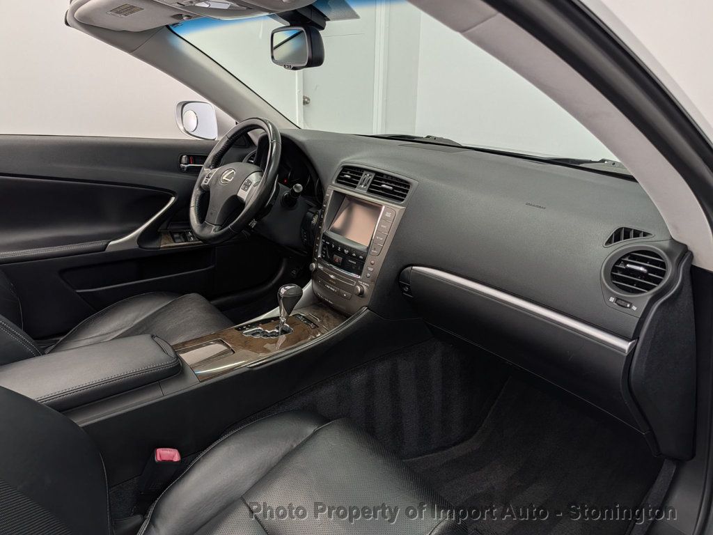 2014 Lexus IS 250C photo 15