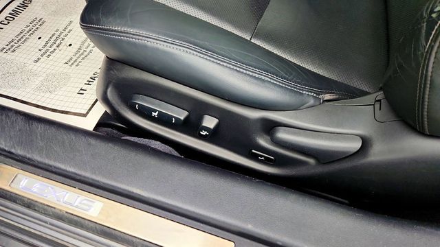 2014 Lexus IS 250C 2dr Convertible w/ Luxury & Navigation System Pkgs + 18'' Wheels - 22969038 - 14