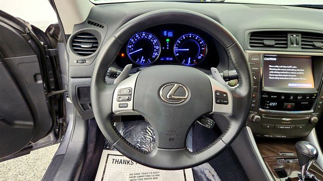 2014 Lexus IS 250C 2dr Convertible w/ Luxury & Navigation System Pkgs + 18'' Wheels - 22969038 - 16