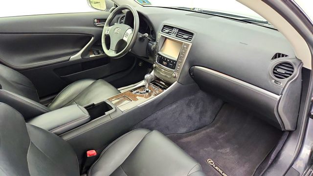 2014 Lexus IS 250C 2dr Convertible w/ Luxury & Navigation System Pkgs + 18'' Wheels - 22969038 - 28