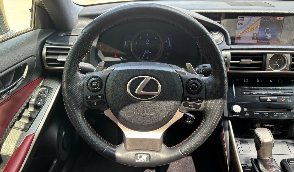 2014 Lexus IS 350 photo 16