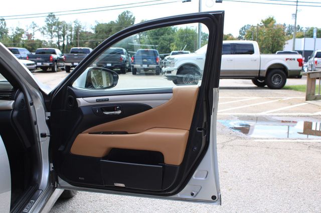 2014 Lexus LS 460 4dr Sedan RWD - 23079831 - 46
