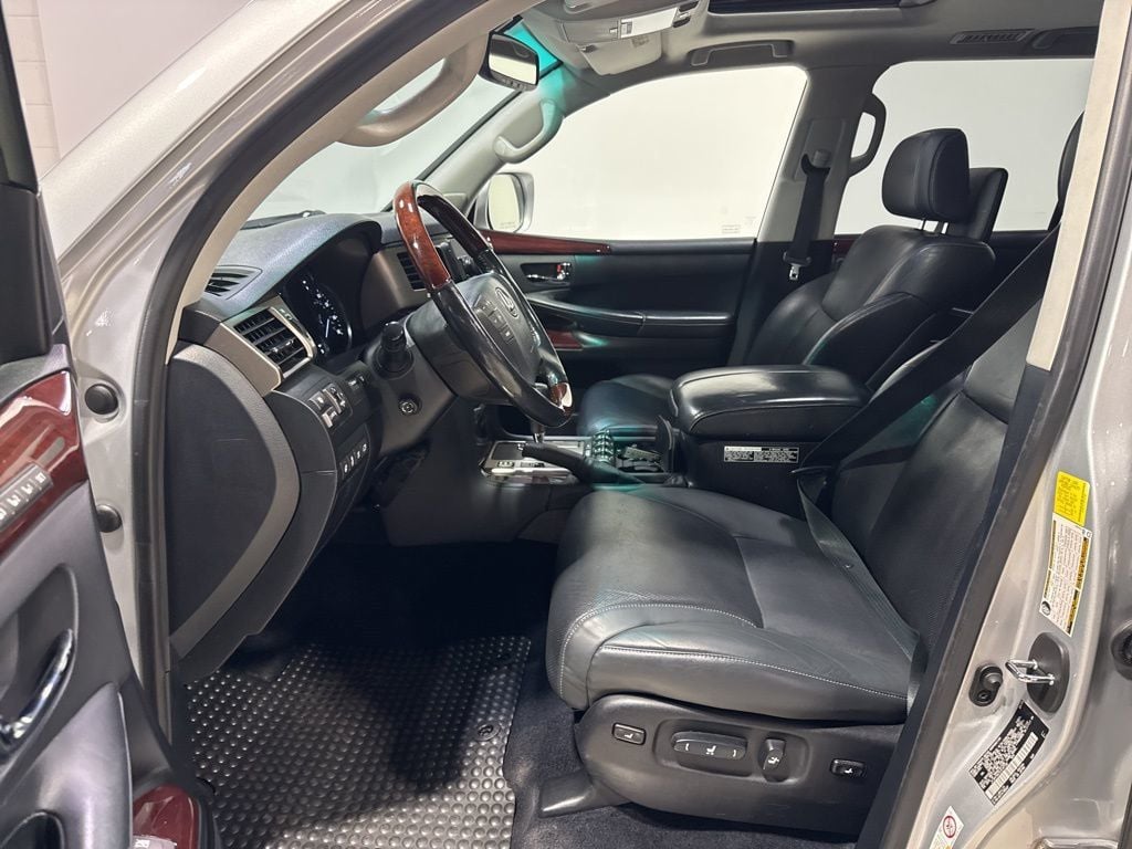 2014 Lexus LX 570 4WD 4dr - 23019933 - 32
