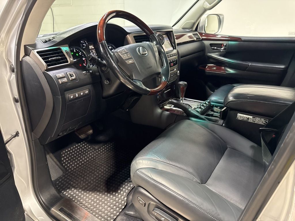 2014 Lexus LX 570 4WD 4dr - 23019933 - 34