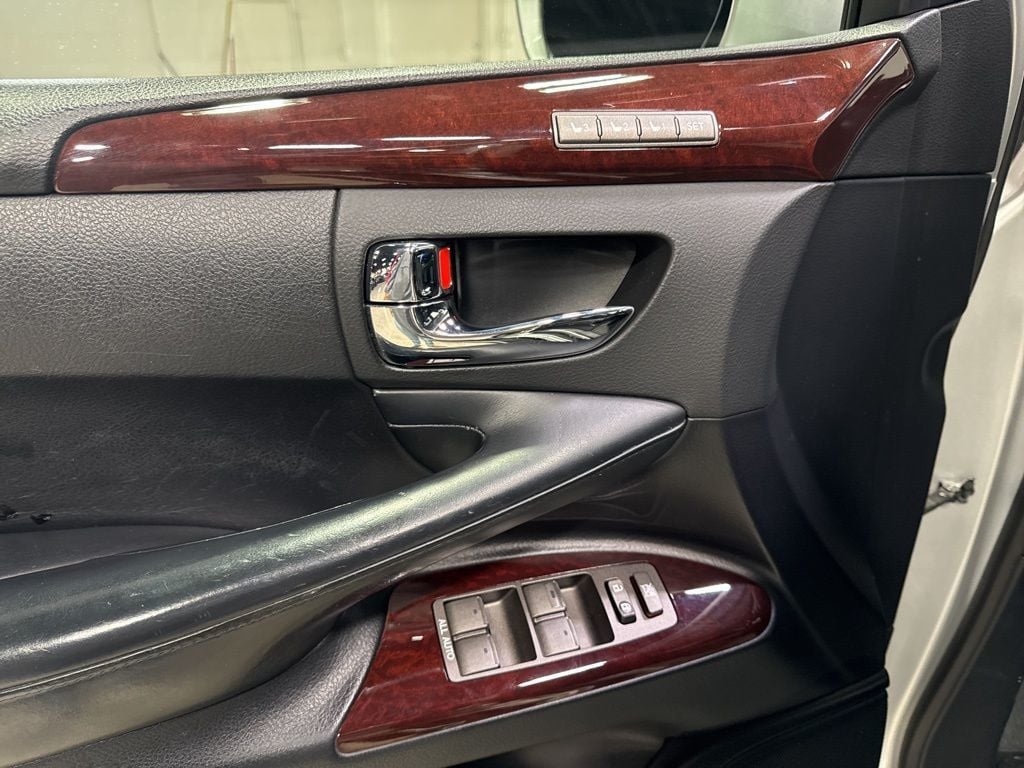 2014 Lexus LX 570 4WD 4dr - 23019933 - 39