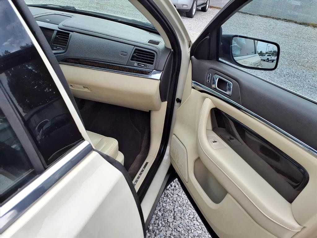 2014 Lincoln MKS 4dr Sedan 3.7L FWD - 22915939 - 18